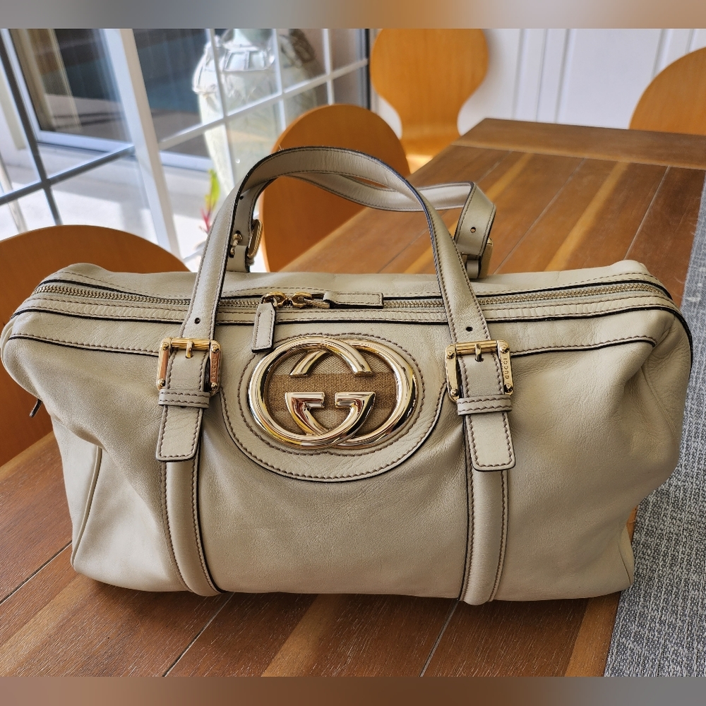 Large Beautiful Authentic Gucci Interlocking Gg L… - image 1